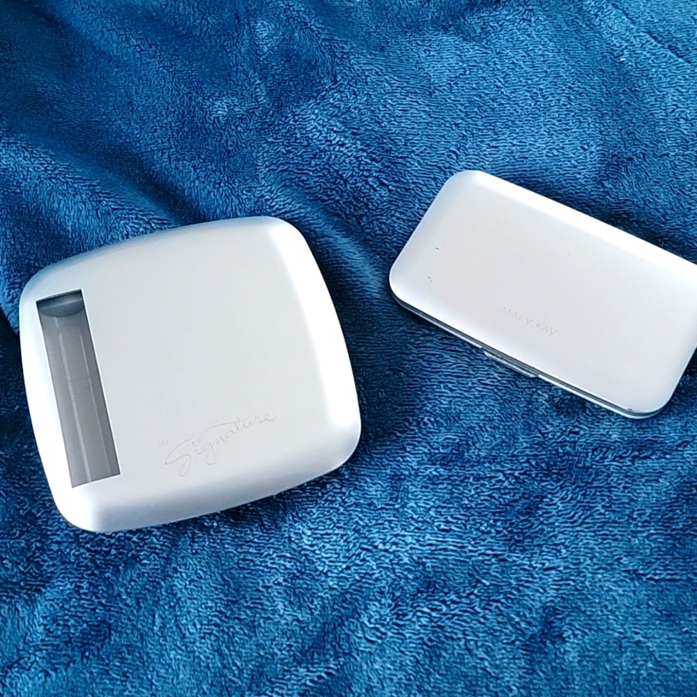 Mary Kay Compacts from 2004